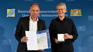 Bavaria's Environment Minister Thorsten Glauber and Prof. Dr. Chris-Carolin Schön from TUM