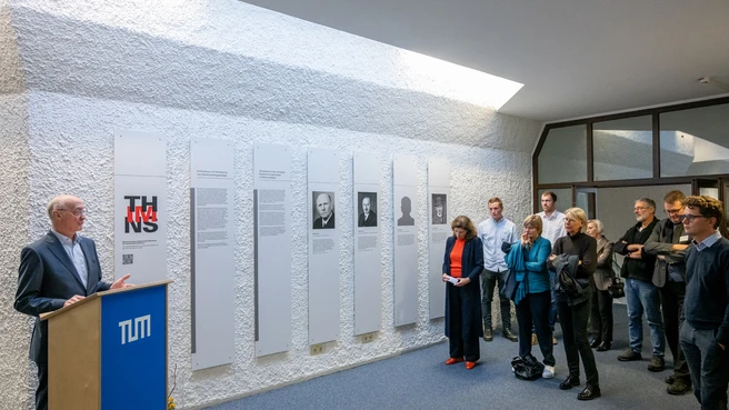 Prof. Winfried Nerdinger and audience