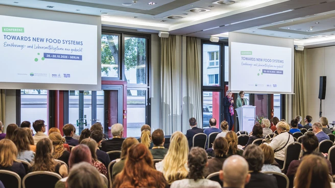 Konferenz „Towards New Food Systems"