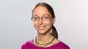 Porträt von Prof. Caroline Gutjahr