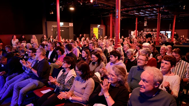 Publikum des Freisinger Science Slam 2025