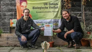 Sebastian Gardt von Green City e.V. und Simon Dietzel vom Lehrstuhl für Renaturierungsökologie in Weihenstepahn
