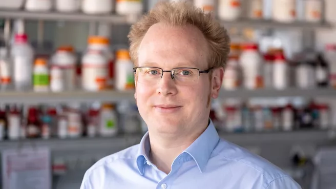 Porträt von Prof. Benjamin Schusser