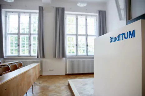 Podium im StudiTUM Weihenstephan
