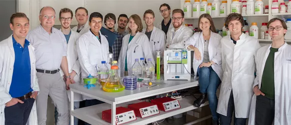 Das TUM und LMU München Team 2016 zusammen mit Prof. Dr. Arne Skerra vom Lehrstuhl für Biologische Chemie.