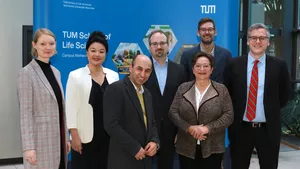 Gruppenfoto der neuberufenen Professorinnen und Professoren der TUM School of Life Sciences 
