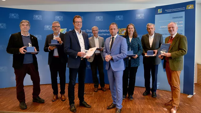 Expertenkommission Wasser mit ihrem Abschlussbericht