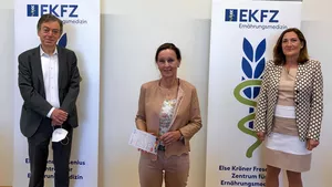 Prof. Hauner und Prof. Oberhofer-Fritz der TUM beim EKFZ-Expertengespräch