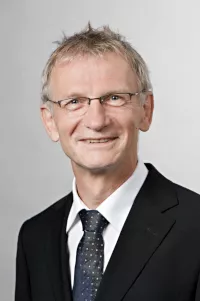Porträt Prof. Suda