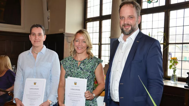 Bild der Preisverleihung durch den Oberbürgermeister der Stadt Freising 