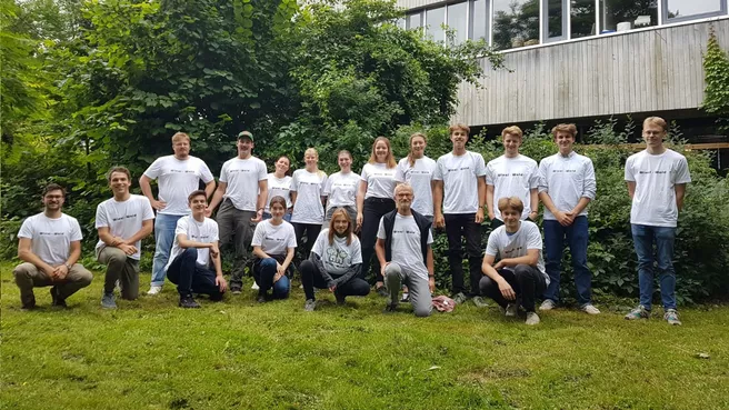 Gruppenfoto von Studierenden der Projektgruppe Mini-Wald