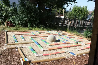 Sandspielplatz im Garten des TUM Kinderhorts Freising