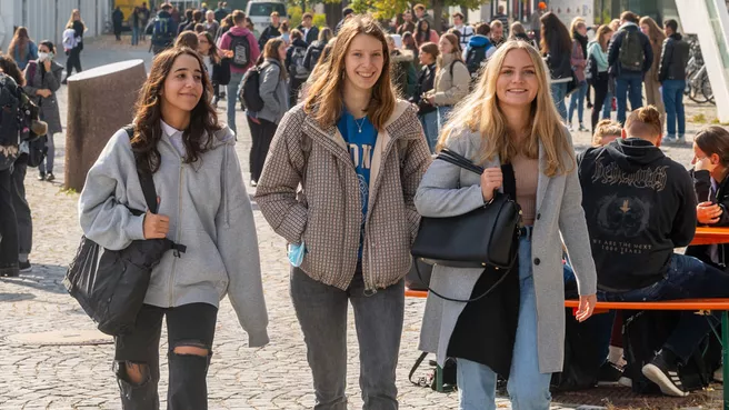 Studieninteressierte können den Campus besuchen 