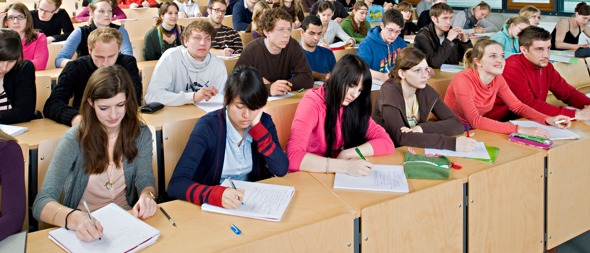 Prüfungen an der TUM School of Life Sciences Hörsaal am TUM Campus Weihenstephan