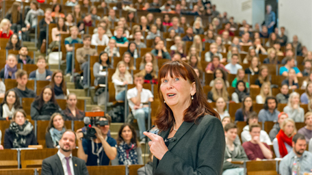 Vorlesungen für Studieninteressierte Ein Hörsaal während einer Vorlesung in Freising-Weihenstephan